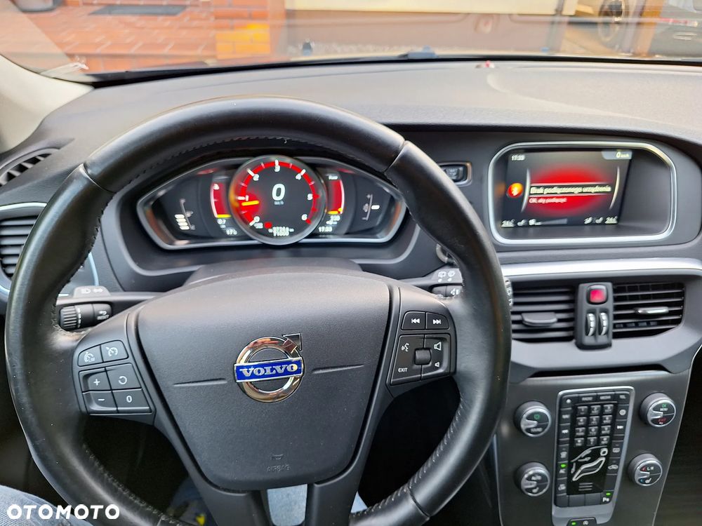 Volvo V40 D3 Momentum - 9