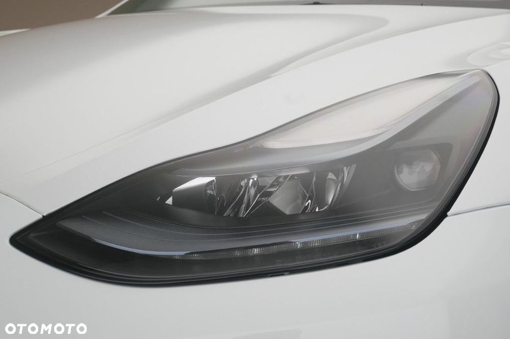 Tesla Model Y - 13