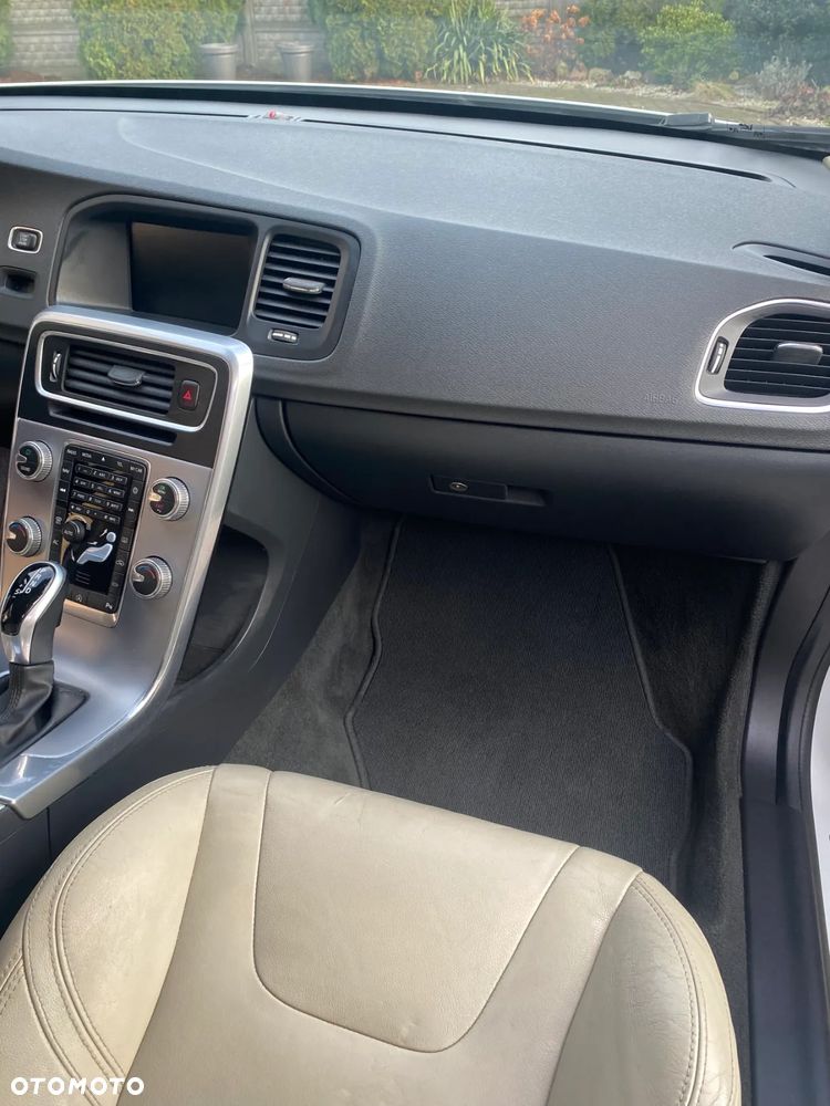 Volvo S60 T5 Drive-E Summum - 16