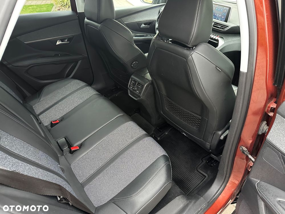 Peugeot 3008 1.5 BlueHDi Allure Pack S&S EAT8 - 31