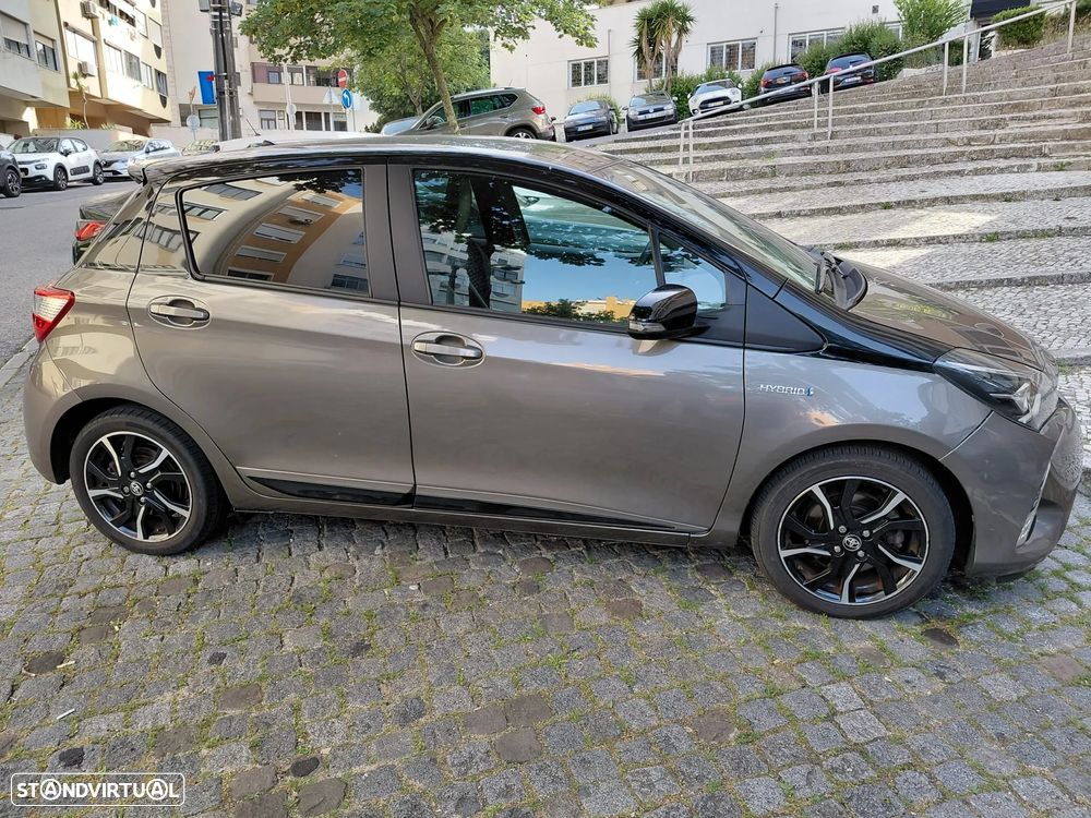 Toyota Yaris 1.5 HSD Square Collec.Grey - 1