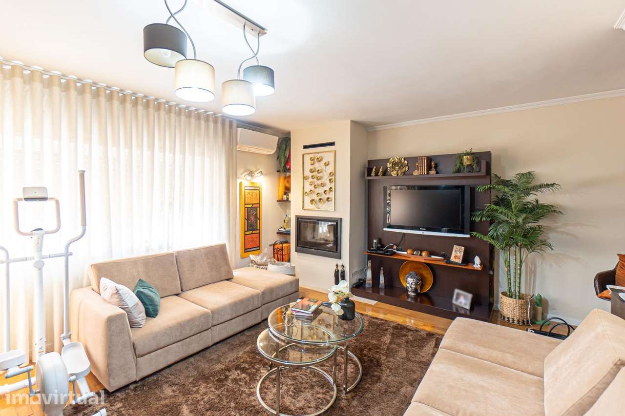 Excelente  Duplex T2 com Terraço, Suites e Garagem 2 Carros - Grande imagem: 3/29