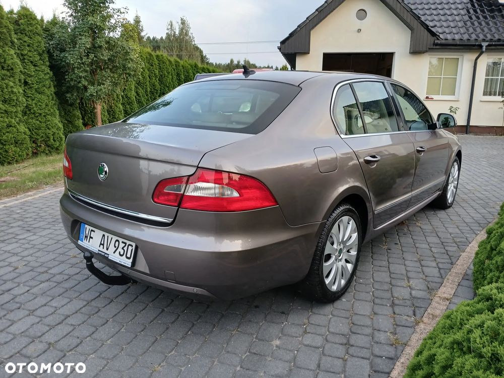Skoda Superb 2.0 TDI DSG Exclusive - 11