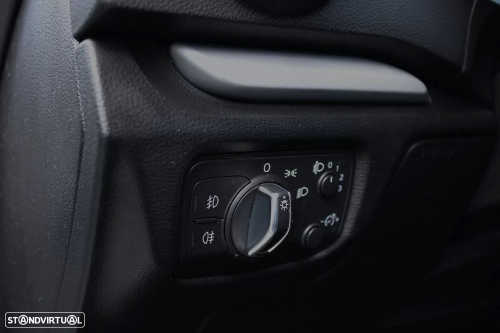 Audi A3 Limousine 1.6 TDI Business Line Attraction Ultra - 28