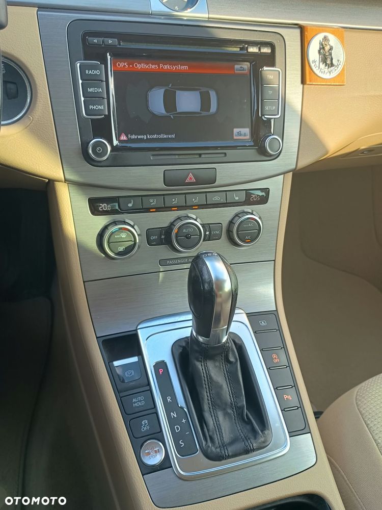 Volkswagen Passat 2.0 TDI Comfortline DSG - 12