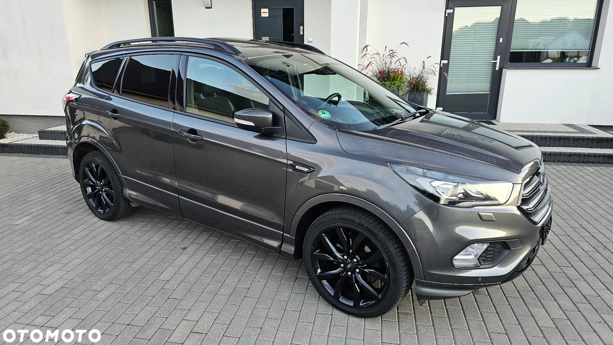 Ford Kuga 1.5 EcoBoost 2x4 ST-Line - 9