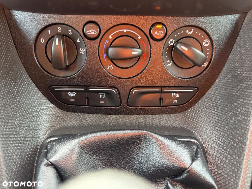 Ford Connect - 24