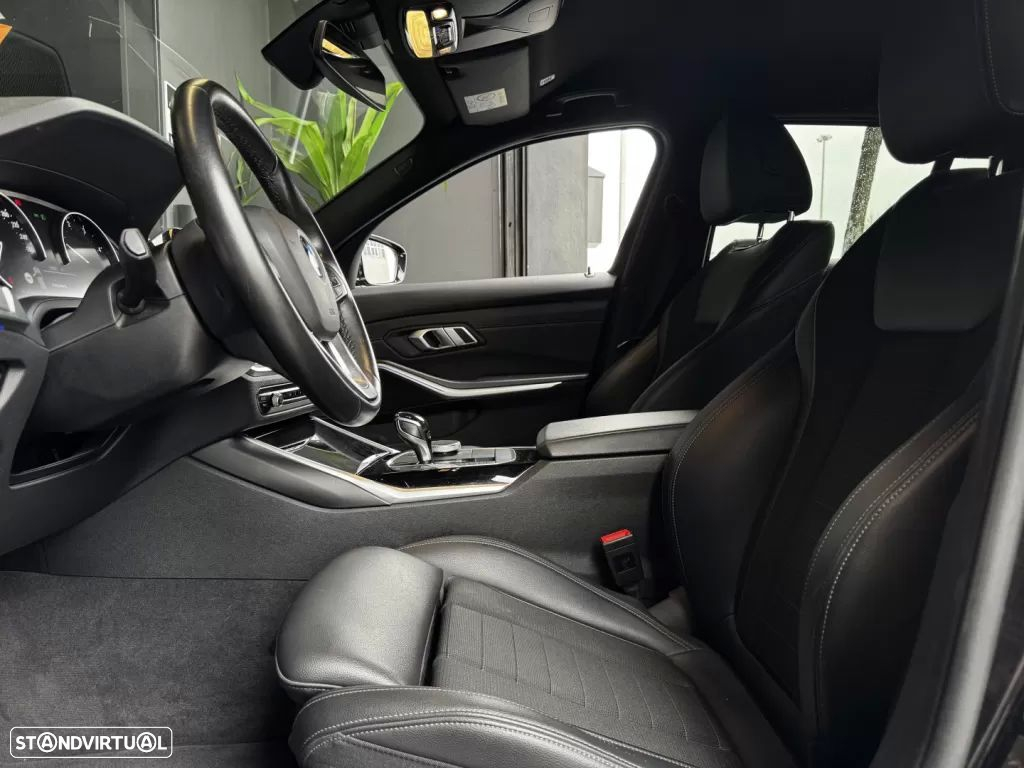 BMW 318 d Touring Line Sport Auto - 23