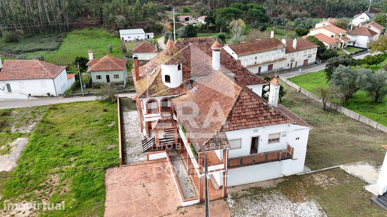 Moradia Senhorial + 3 habitações - Grande imagem: 2/37