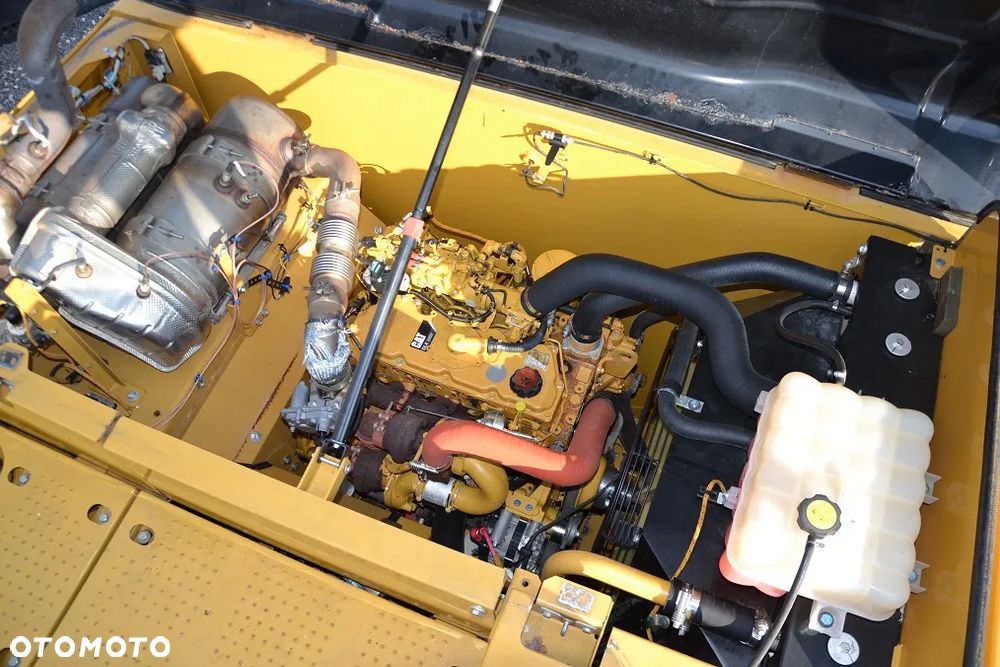 Caterpillar CAT 320 F - 22