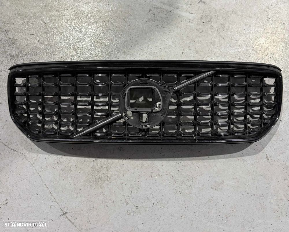 Grelha frontal volvo xc40 - 1