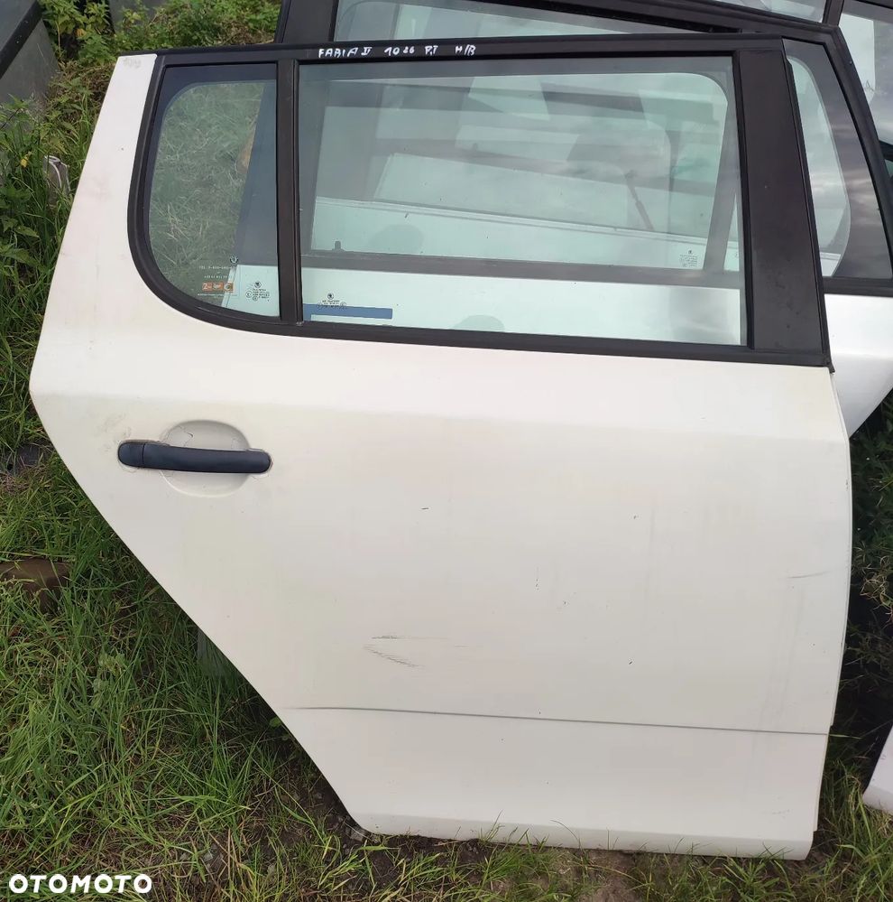 Skoda Fabia II 2 HB drzwi prawe tył tylne kolor 1026 - 1