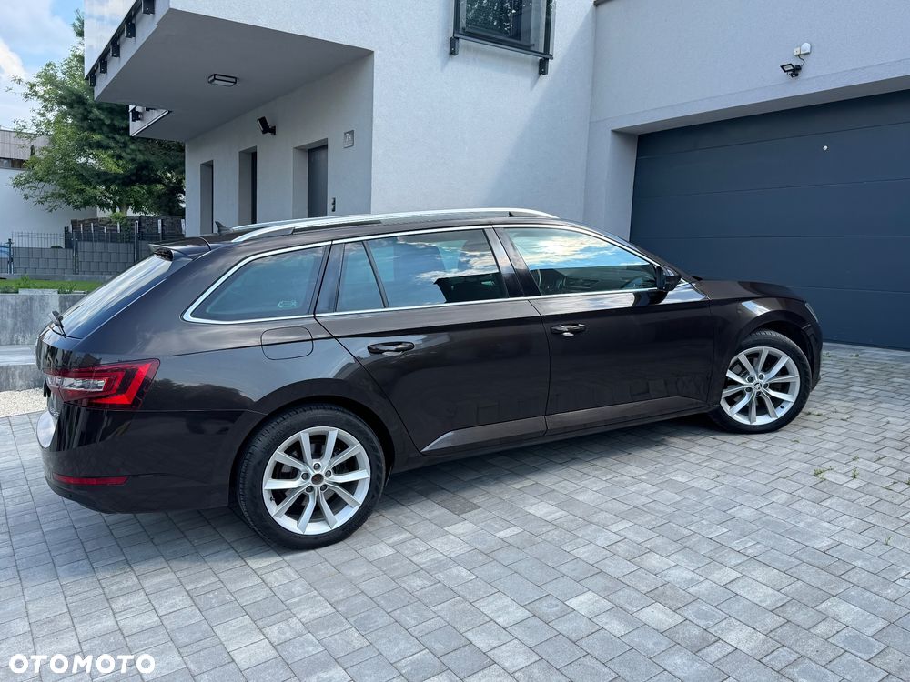 Skoda Superb 2.0 TDI Ambition DSG - 19