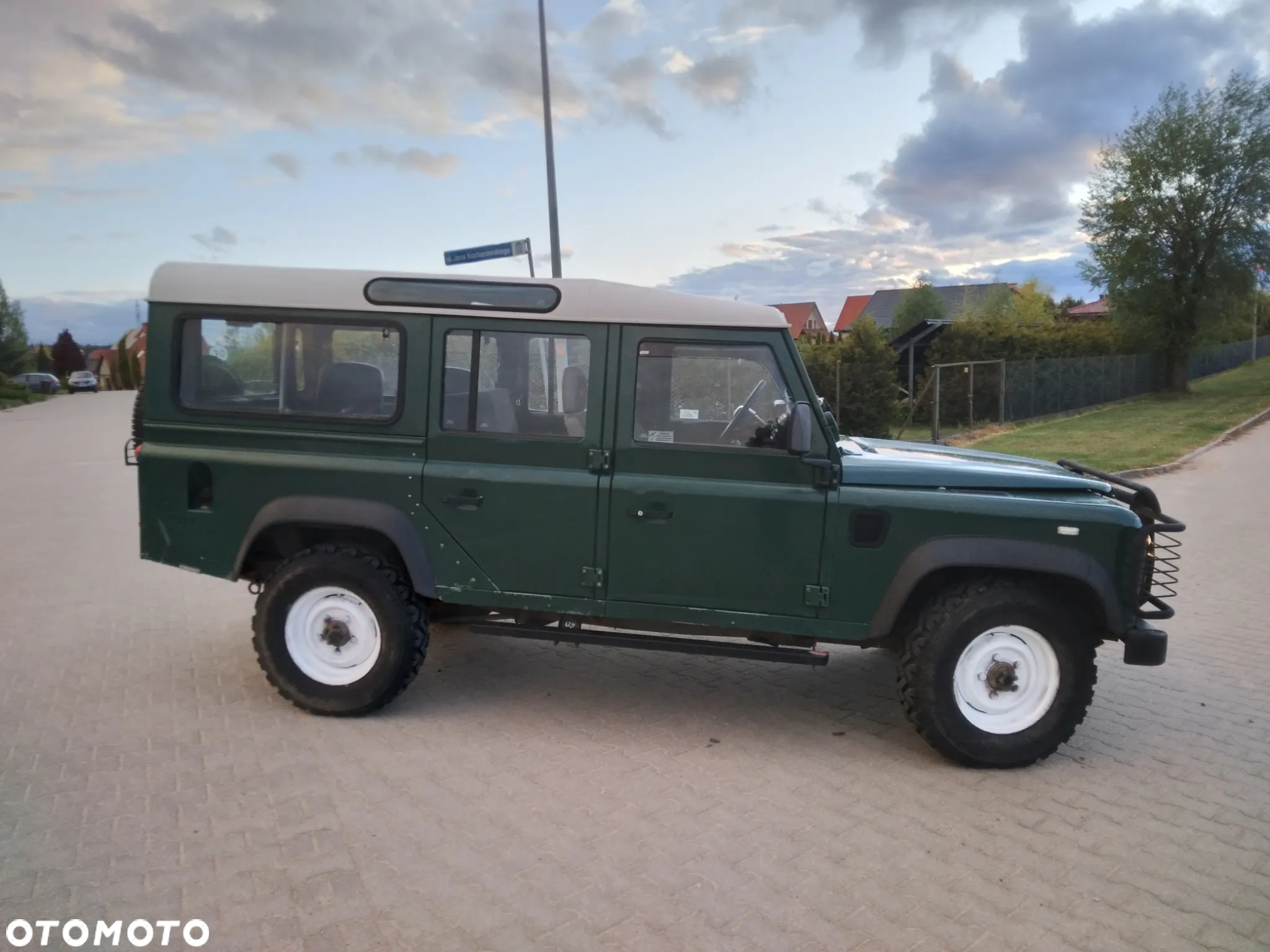 Land Rover Defender 110 2.5 TDI - 4