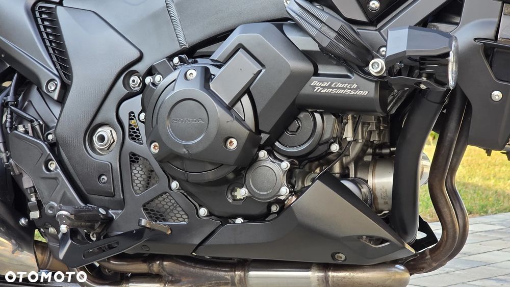 Honda VFR - 12