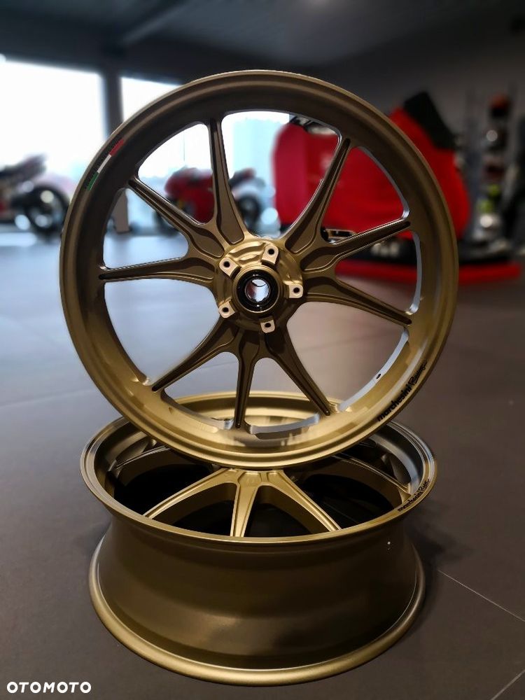 Ducati Panigale V4S - 12