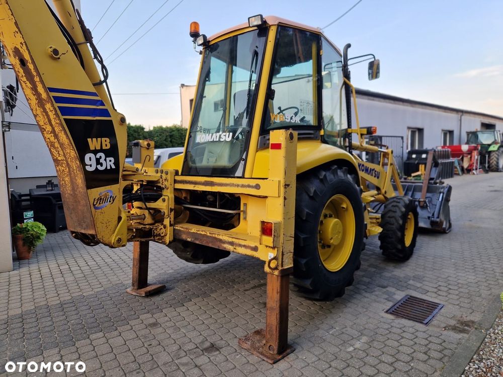 Komatsu WB 93R - 17