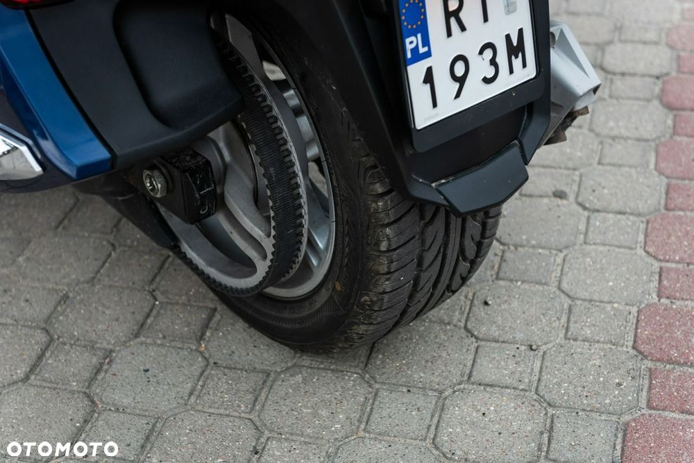 Can-Am Spyder - 12