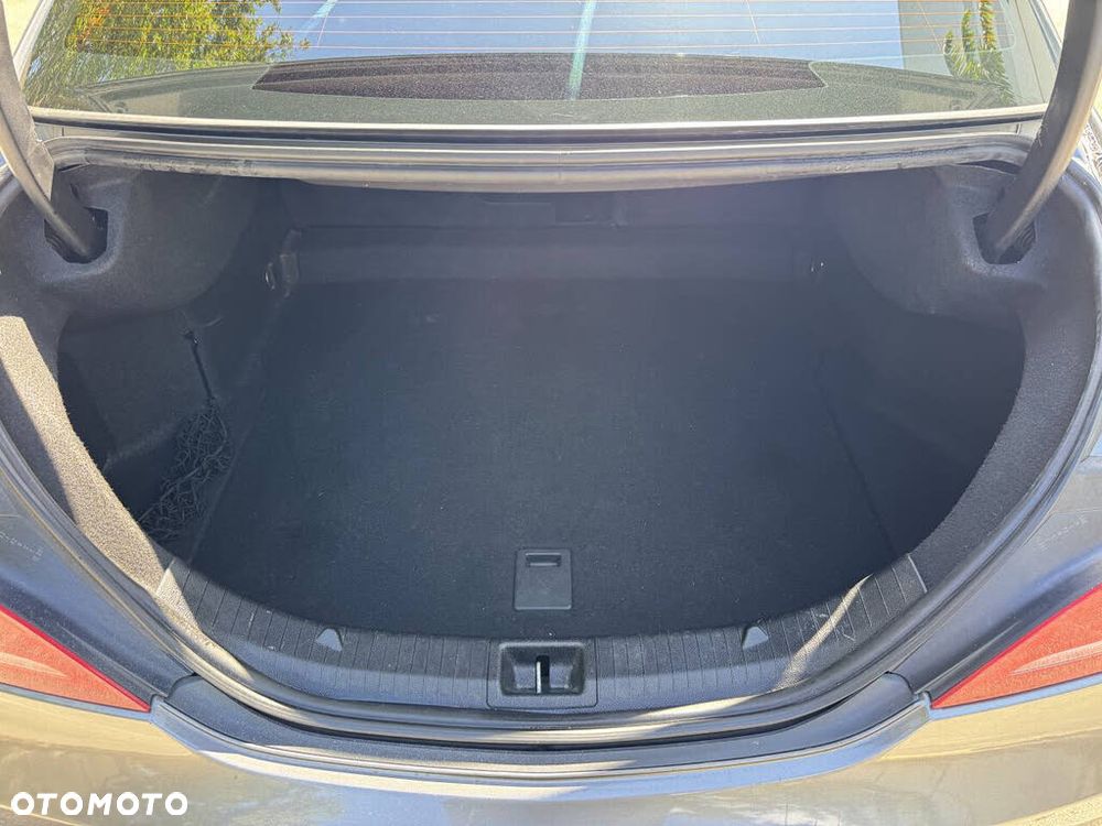 Mercedes-Benz CLA 250 4-Matic - 21