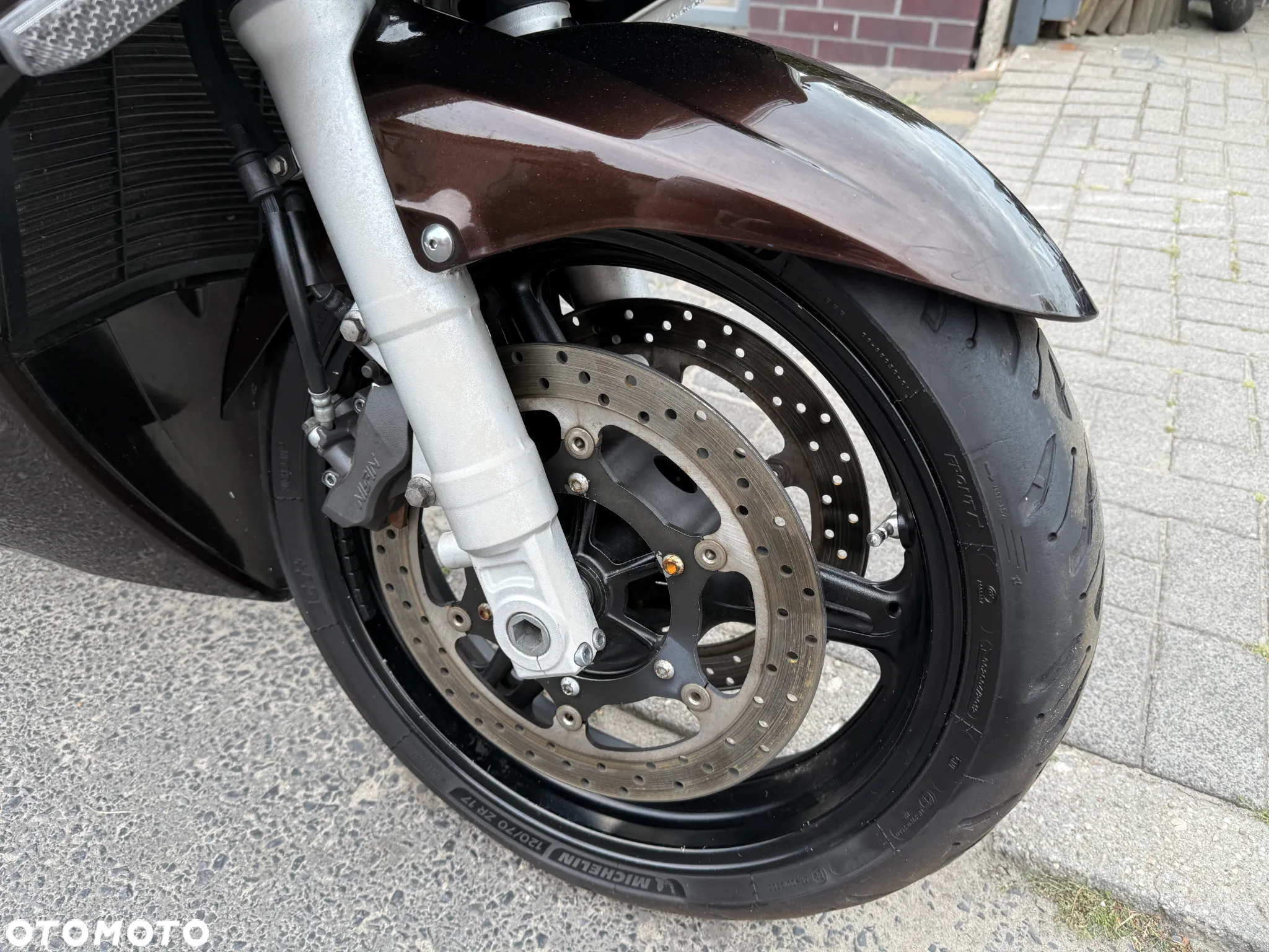 Yamaha FJR - 28