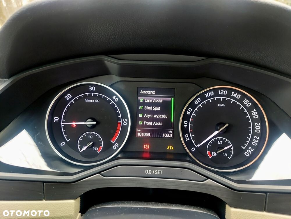 Skoda Superb 2.0 TDI 4x4 DSG Premium Edition - 12