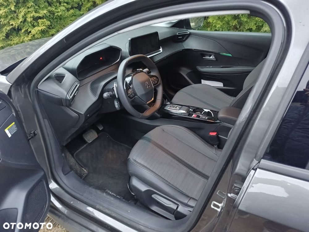 Peugeot 208 1.2 PureTech Active S&S EAT8 - 8