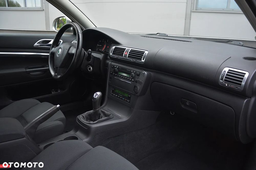 Skoda Superb 2.0 TDI DPF Exclusive - 25