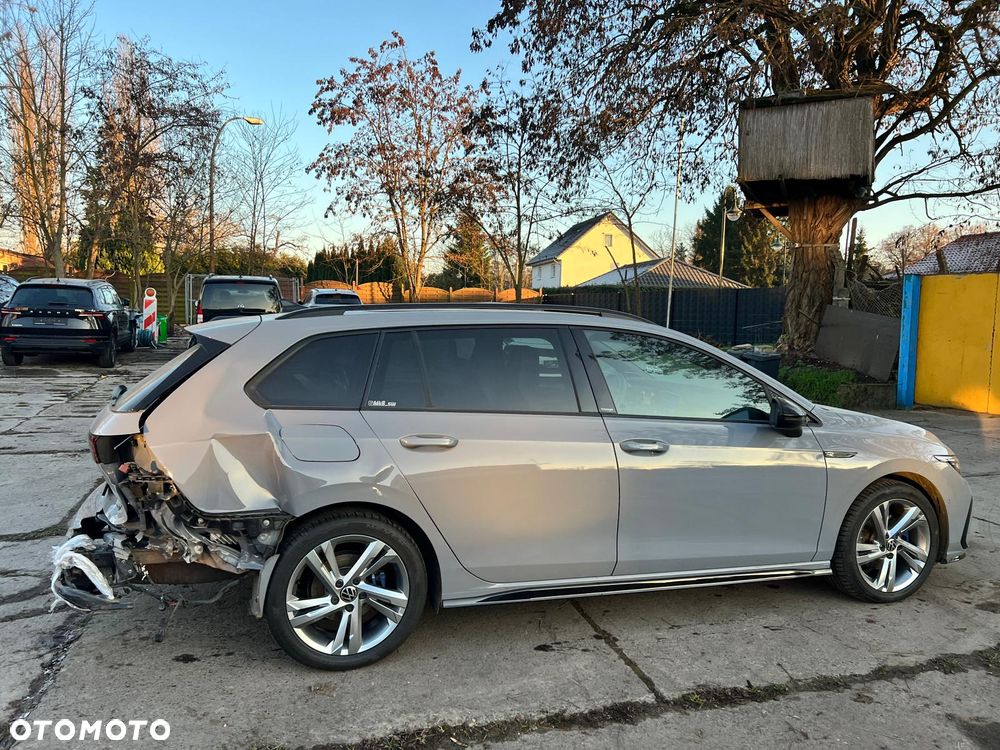Volkswagen Golf 1.5 eTSI OPF DSG R-Line - 27