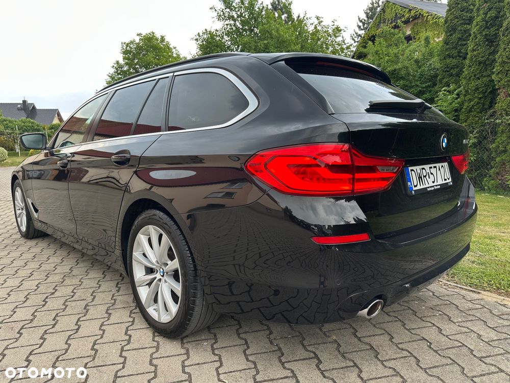 BMW Seria 5 520d Luxury Line sport - 4