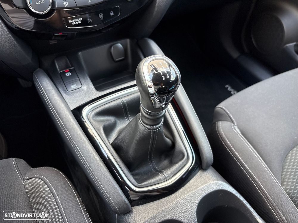 Nissan Qashqai 1.2 DIG-T N-Connecta RS+PS 18 - 39