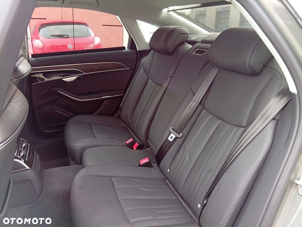 Audi A8 - 11