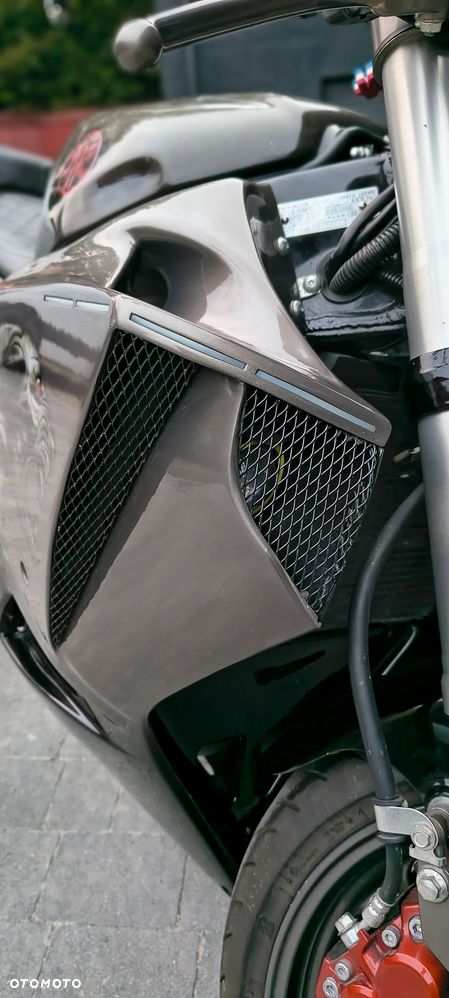 Yamaha FZR - 10
