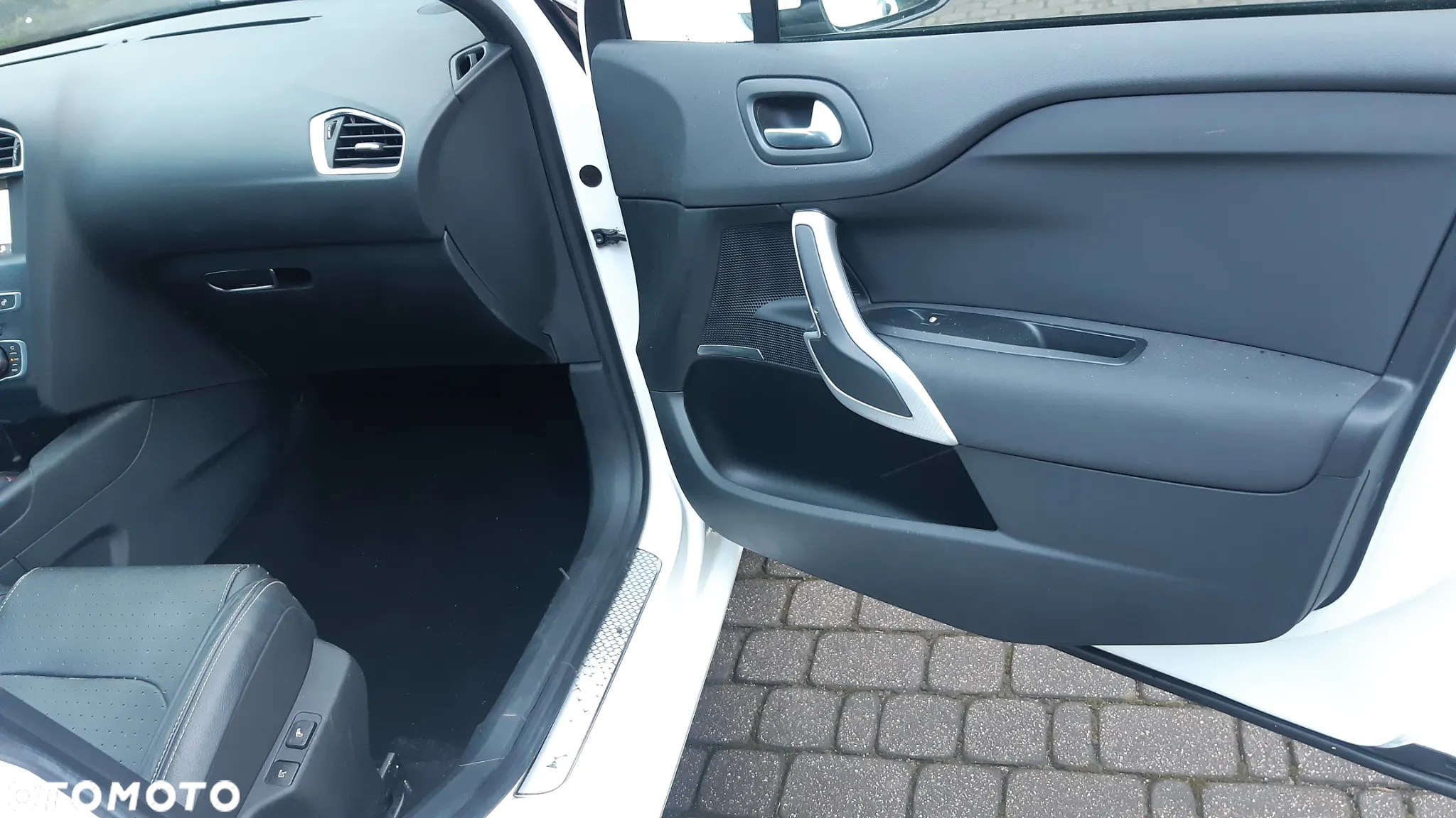 DS Automobiles DS 4 - 12