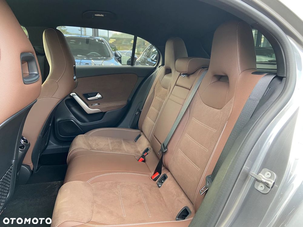 Mercedes-Benz Klasa A 200 AMG Line 7G-DCT - 9