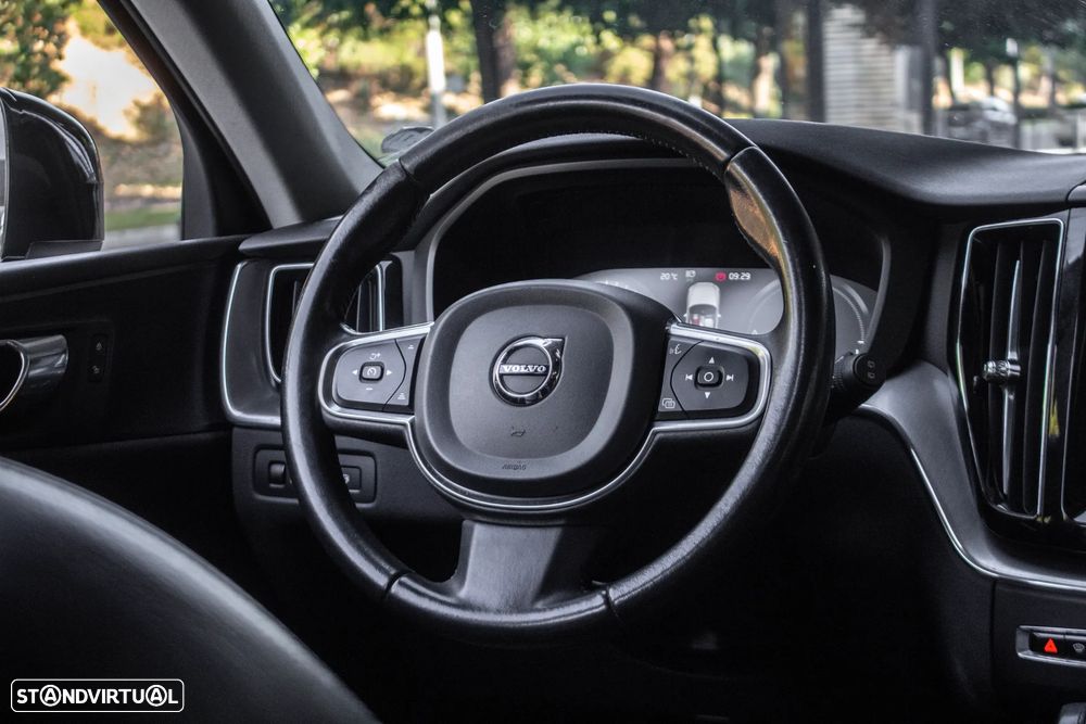 Volvo XC 60 T8 Twin Engine AWD Geartronic Inscription - 29