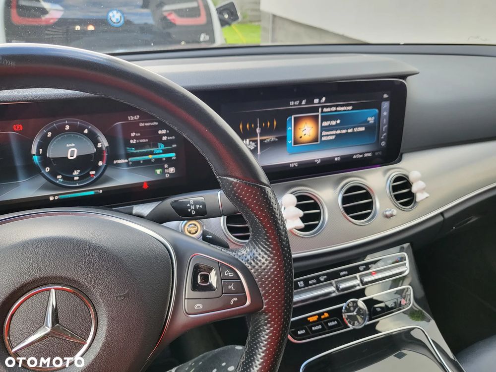 Mercedes-Benz Klasa E 220 d 9G-TRONIC - 22