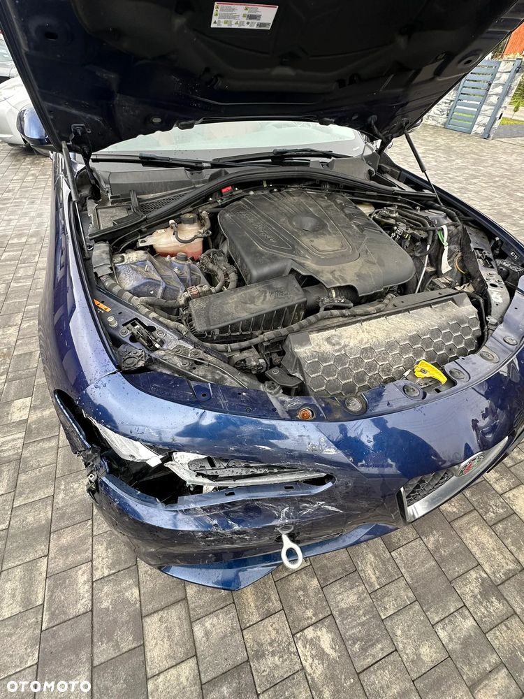 Alfa Romeo Giulia 2.2 D Turbo - 8