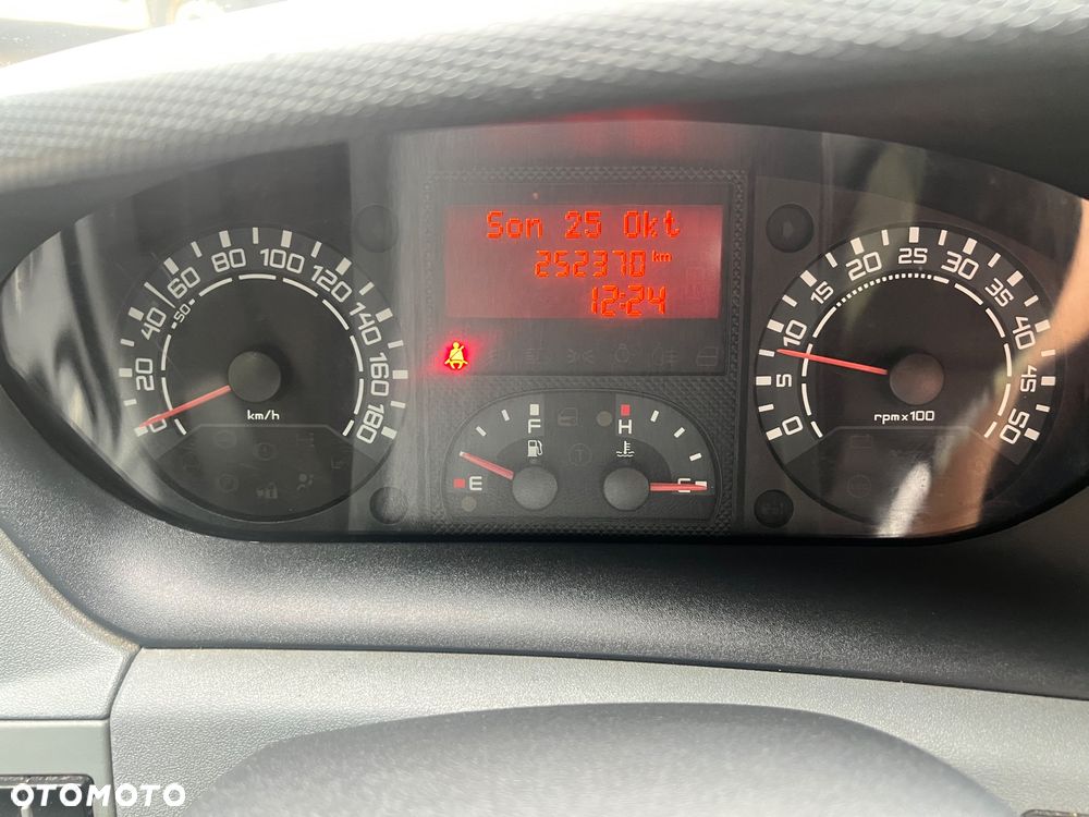 Iveco L2H2 2.3 HPT 136KM Średniak / Dobra baza na Kampera - 29