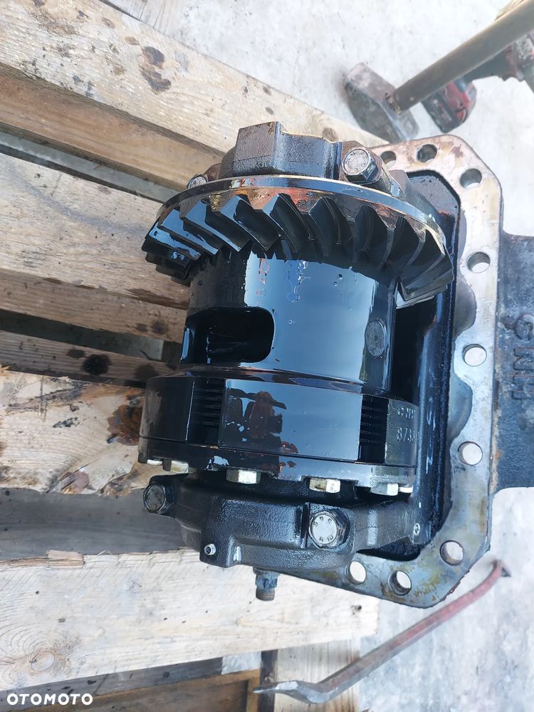 Napęd dyfer przód wkład mostu obudowa New Holland T7 200 84289729