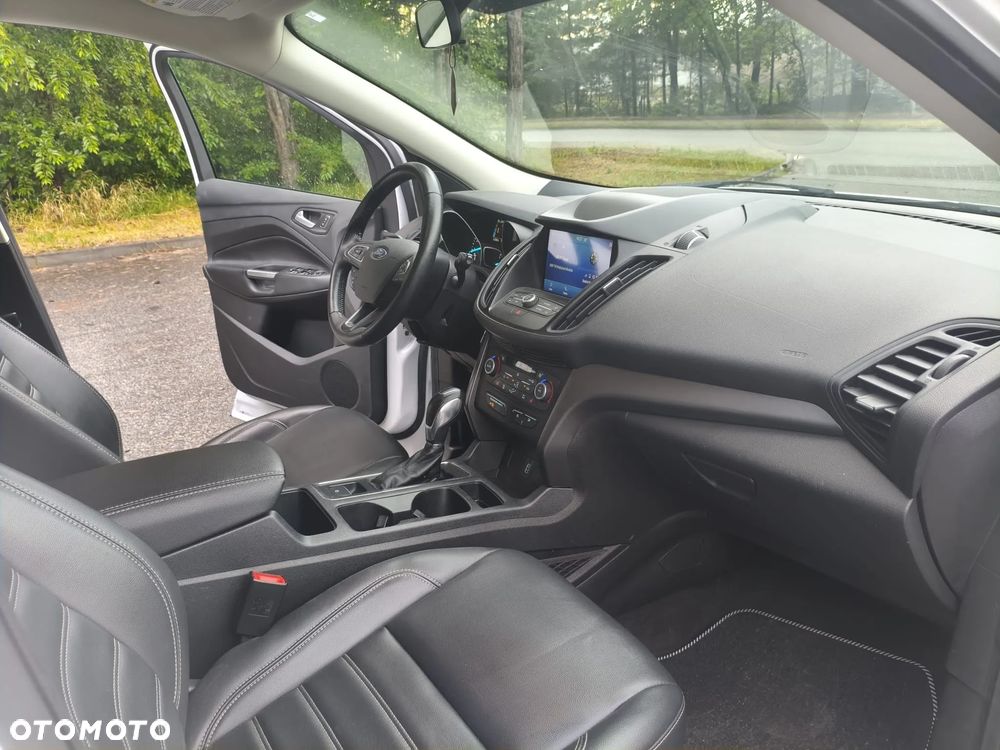 Ford Escape 2.0 EcoBoost AWD Titanium - 25