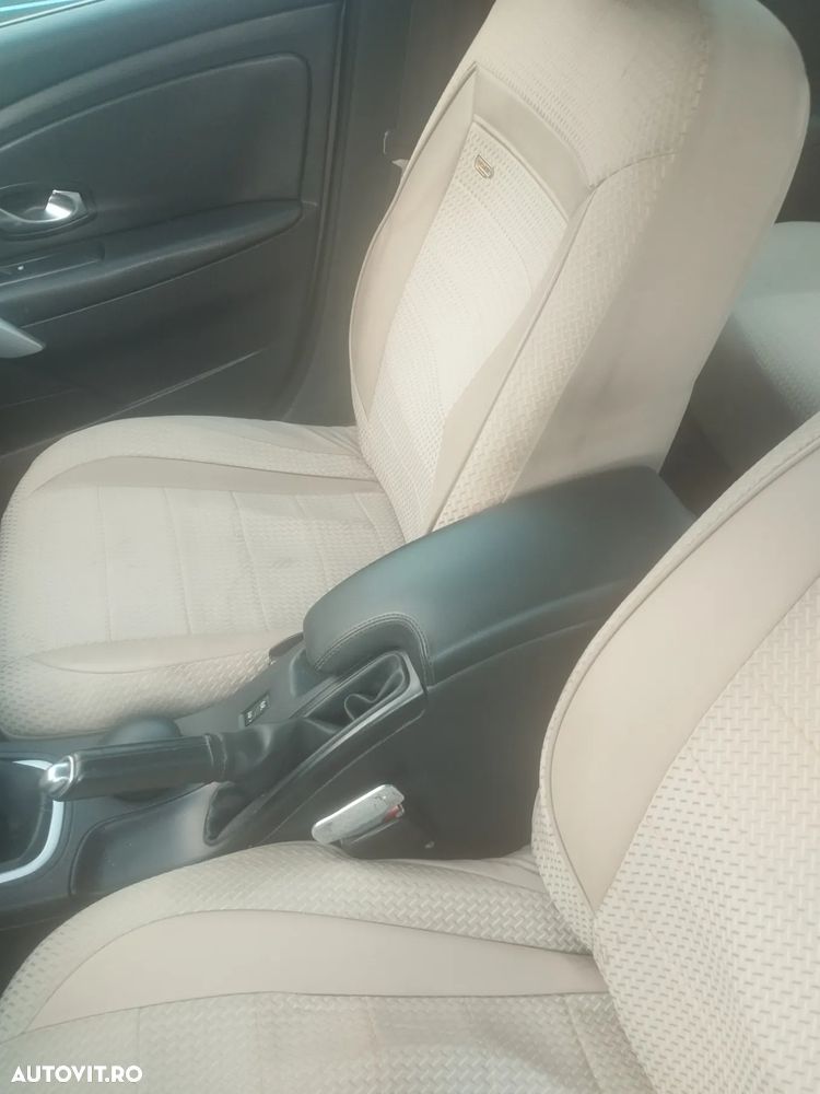 Renault Fluence 1.6 16V 110 Dynamique - 9