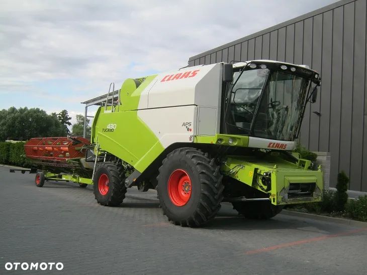 Claas TUCANO 430 APS - 2