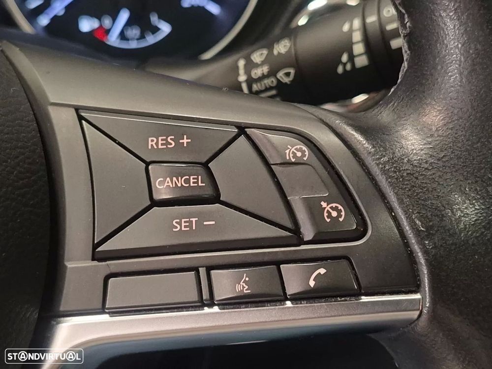 Nissan Qashqai 1.3 DIG-T N-Connecta LED+SKY - 14