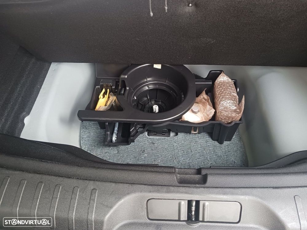 Alfa Romeo Junior 1.2 Speciale eDCT6 - 38