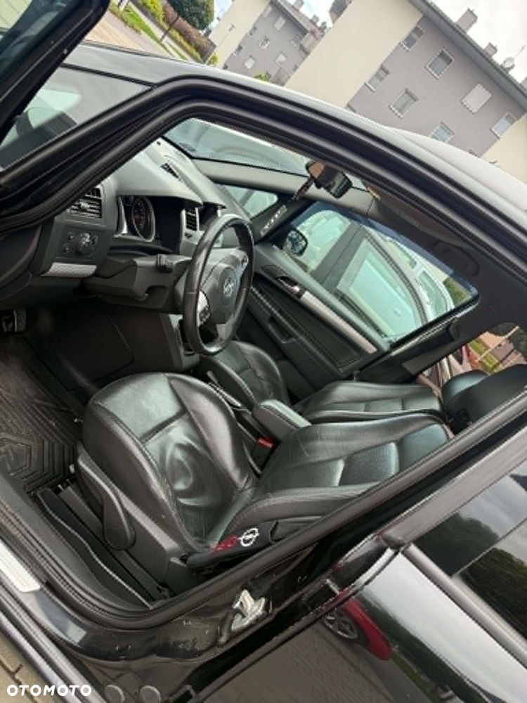 Opel Zafira - 9