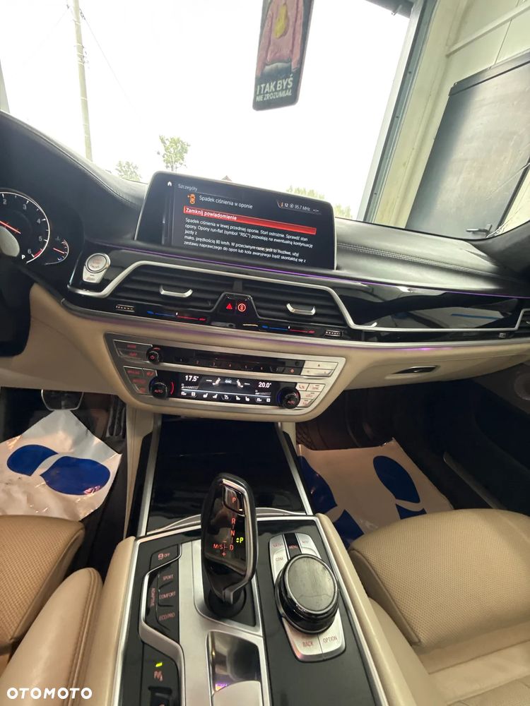 BMW Seria 7 750d xDrive sport - 22