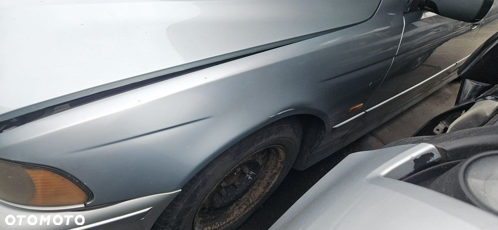 BMW E39 LIFT 525IA M54B25 00 - 03 - CZYTNIK PLYT RADIA CD - 10
