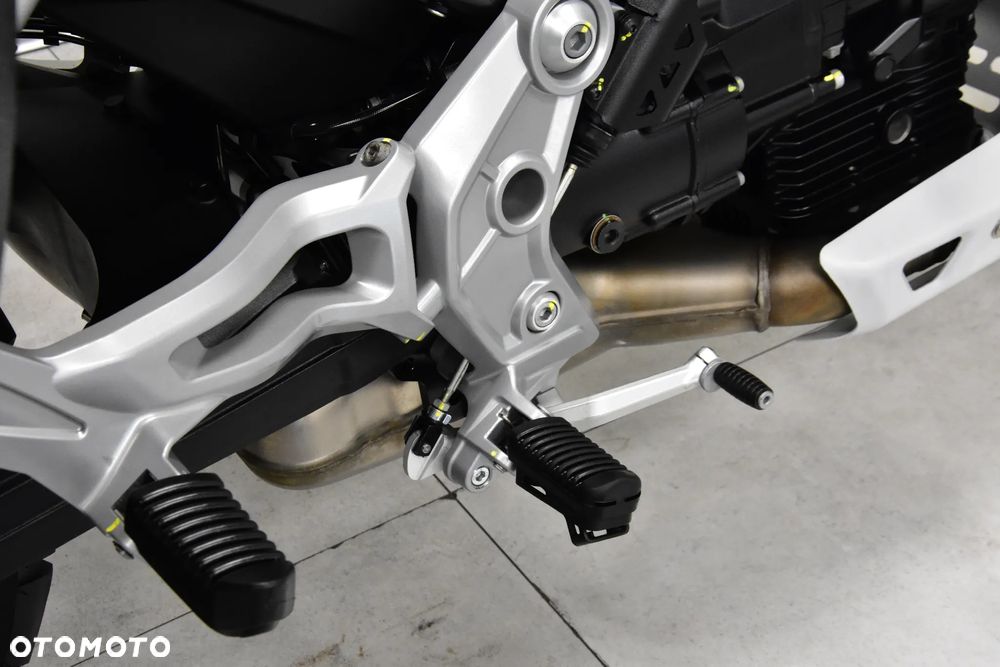 Moto Guzzi V85 - 26
