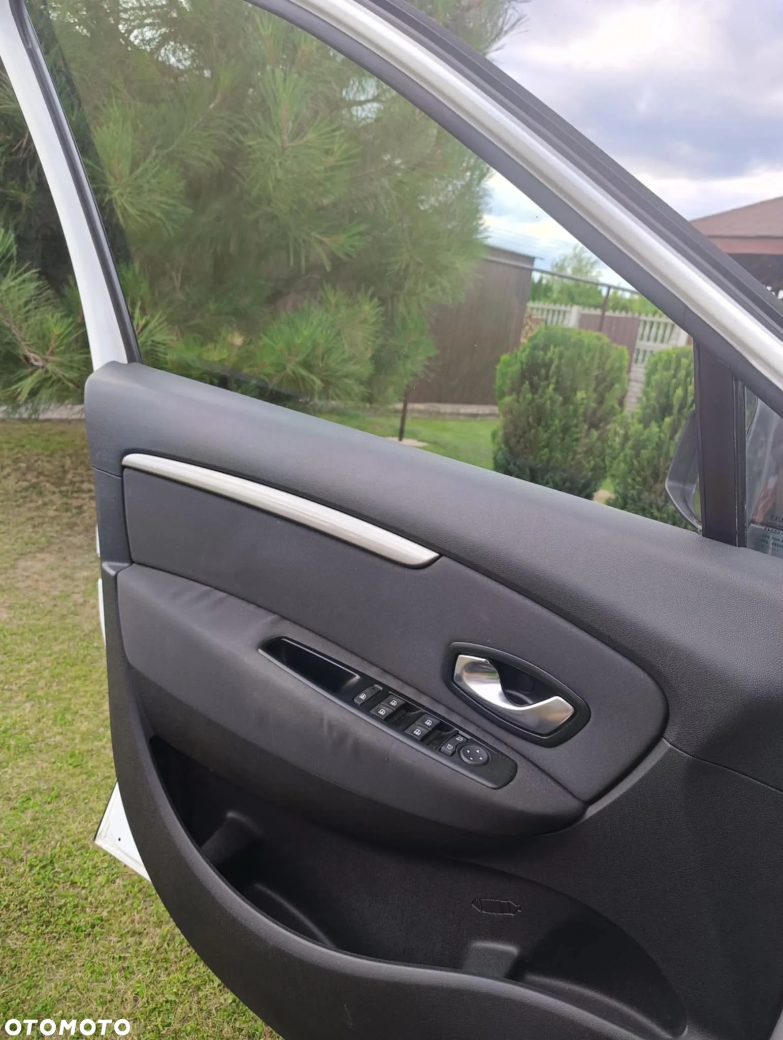 Renault Scenic - 11
