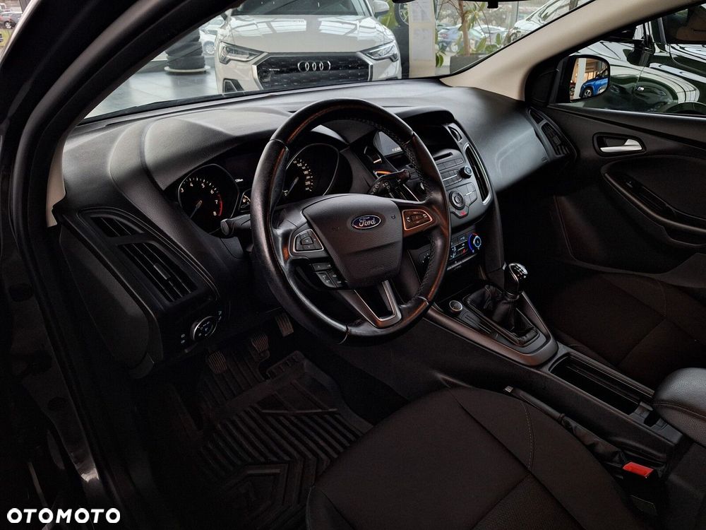 Ford Focus 1.6 Trend - 17